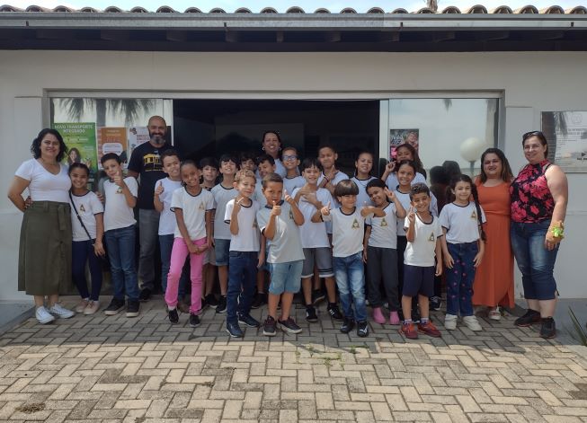 api-modulos/fotos/img/galeria_cat_culturais_490/490/13497/12 - DA ESQ-DIR. RAQUEL, GUSTAVO, ANDREIA, VALÉRIA E ADRIANA, E. M. V. BOSCO MENDONÇA, 30.10.25 ( (11).jpg